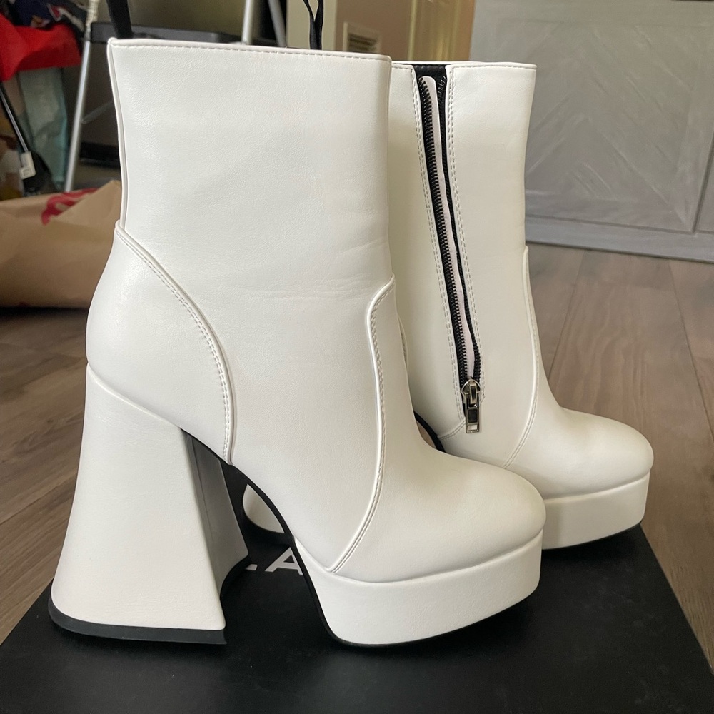 Lamoda White Leather Ankle Boots